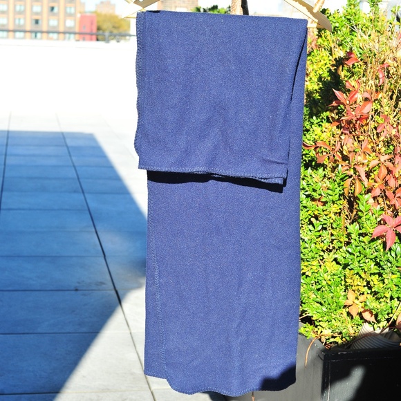 Thin Travel Blanket Lightweight Navy Blue - Picture 5 of 8